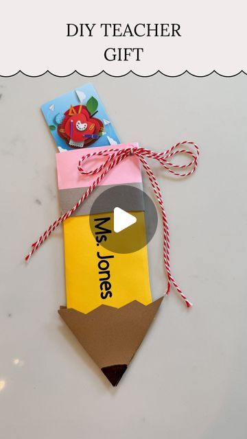 Paper Gifts For Teachers, Teacher Appreciation Gifts Card Ideas, Craft Ideas For Teachers Gifts, Cute Diy Gifts For Teachers, Cute Diy Teacher Gifts, Diy Giftcards Holder, Gift Card Teacher Appreciation Ideas, Teachers Day Gifts Creative Crafts, How To Make A Card For Teacher