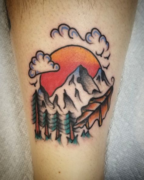 Traditional Tattoo Nature, Mountain Scene Tattoo, Colorado Tattoos, Full Circle Tattoo, Icy Mountains, Traditonal Tattoo, Beach Tattoos, Tato Tradisional, Scene Tattoo