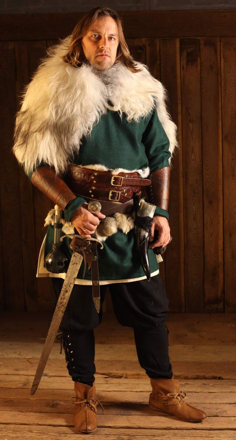 Diy Viking Costume, Vikings Costume Diy, Mens Viking Costume, Viking Outfit, Viking Halloween Costume, Larp Fashion, Norse Clothing, Viking Cosplay, Viking Dress