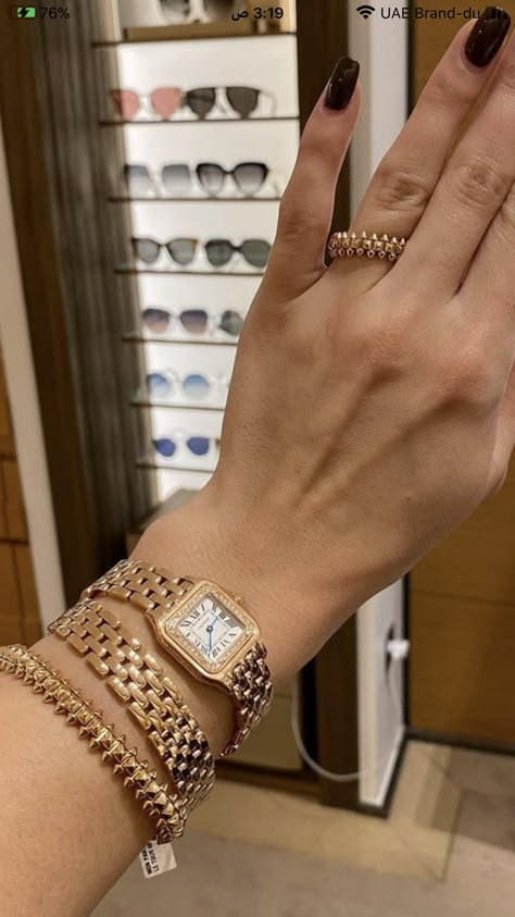 Cartier Clash Bracelet, Streetwear Outfits Aesthetic, Cartier Juste Un Clou, Branded Jewellery, Bracelet And Ring, Jewelry Photoshoot, Nice Jewelry, Cartier Jewelry, Rose Gold Watches