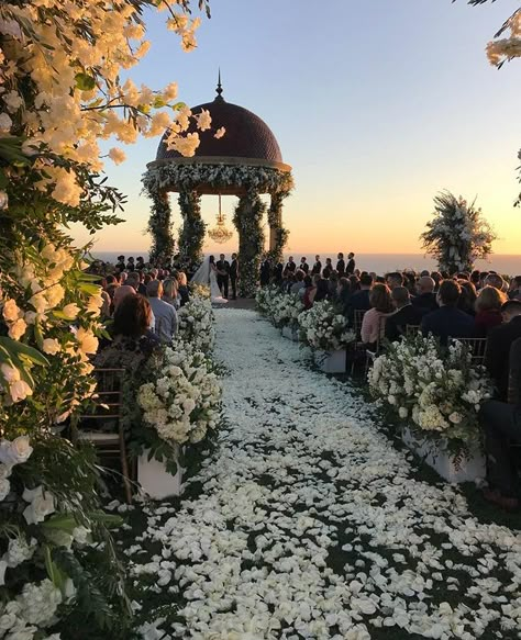 Kristi Lee, Pelican Hill Wedding, Lavish Wedding, George Springer, Mindy Weiss, Dream Marriage, Dream Wedding Decorations, Lake Como Wedding, Dream Wedding Venues