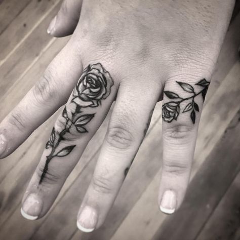 Finger Tattoo Outline, Dermal Ideas, Rose Finger Tattoo, Tattoo Ideas For Men Back, Body Doodles, Neck Tattoo Women, Pinterest Tattoo Ideas, Finger Rose Tattoo, Tattoo Leggings