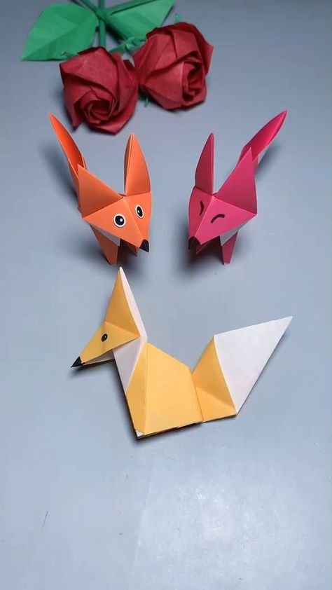 Trace the history of a timeless art with "Origami Chronicles: Documenting the History of Paper Art," where each fold tells a story of tradition and innovation.#origamipatterns #origamigifts #origamiforbeginners Stars With Paper, Valentine Day Decorations, Paper Origami Diy, Fox Diy, Diy Paper Flowers, Creative Origami, Paper Fox, Origami Gifts, Origami For Beginners