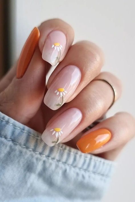 Gel French Manicure, Unghie Nail Art, Daisy Nails, Minimal Nails, Her Nails, Spring Nail Art, Flower Nail Art, Floral Nails, Short Acrylic Nails