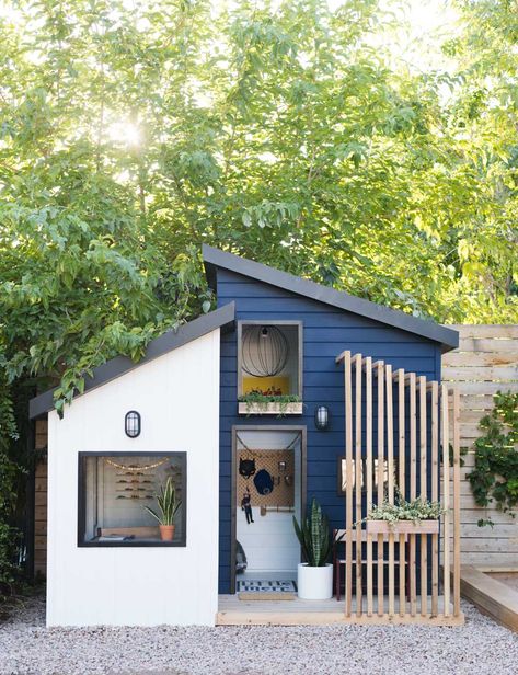 Shed Inspiration, Modern Playhouse, Casa Hobbit, Playhouse Outdoor, Pintura Exterior, Vintage Revival, Outdoor Diy Projects, Diy Pergola, Design Exterior