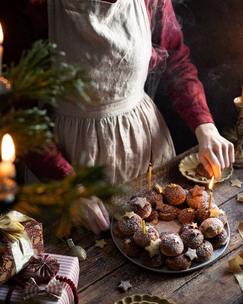 Choux Buns, Pear Pie, Dessert Photography, Custard Filling, Choux Pastry, British Baking, Food Photography Inspiration, Vanilla Custard, Christmas Brunch