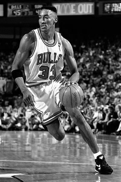 Scottie Pippen Sport Pictures, Jordan Bulls, Sport Nutrition, Scottie Pippen, Basketball Is Life, Basketball Photography, Chicago Sports, Basketball Star, Nba Legends