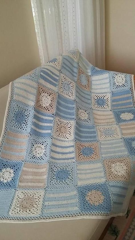 Patrones de Mantas a crochet - Crochetisimo Crochet Blanket Grey, Baby Afghan Crochet Patterns, Crochet Blanket Designs, Crochet Granny Square Blanket, Baby Afghan Crochet, Crochet Blocks, Crochet Quilt, Haken Baby, Manta Crochet