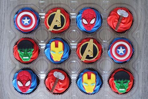 Marvel Cupcakes, Avengers Cupcakes, Avengers Theme Birthday, Avengers Birthday Party Decorations, Avenger Cupcakes, Marvel Avengers Cake, Spiderman Birthday Cake, Baby Boy Birthday Cake, Marvel Birthday Party