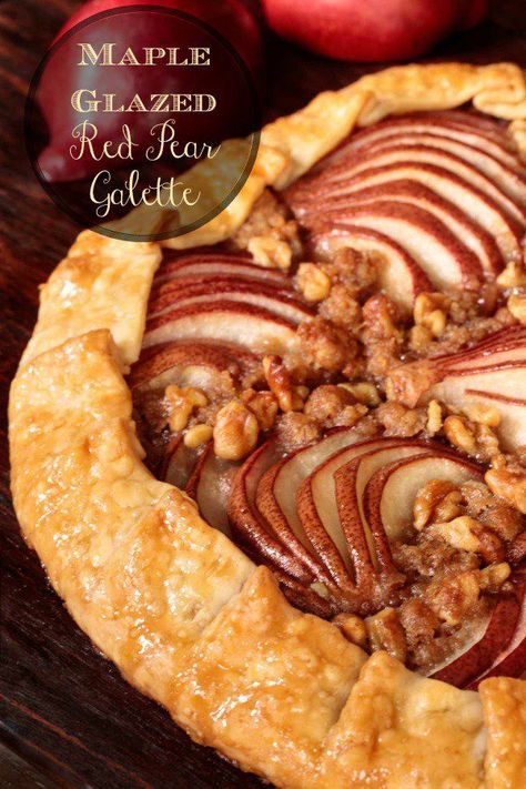 Need an impressive fall dessert? In a hurry? This beautiful Red Pear Galette recipe is easy yet looks like it comes from a fine bake shop!   via @cafesucrefarine Impressive Fall Desserts, Pear Galette, Pear Pie, Pear Dessert, Apple Galette, Galette Recipe, Red Pear, Dessert Simple, Pear Recipes