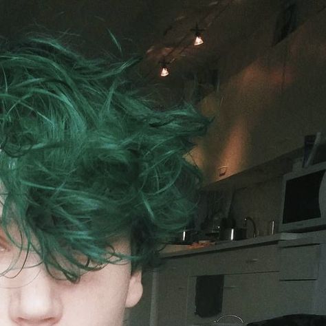 Green Lowlights In Brown Hair, Green Hair Guy Aesthetic, Green And Black Hair Men, Men With Green Hair, Green Hair Color Men, Dark Green Hair Men, Dark Green Short Hair, Dark Green Hair Aesthetic, Men Green Hair