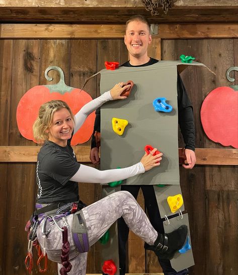 Halloween costume rock wall climbing 
Rock climbing 
Couple costume Olympic Halloween Costume, Sports Couples Costumes, Olympic Dress Up Ideas, Sport Costume Ideas, Olympic Costume Ideas, Olympics Costume, Halloween Couple Costume, Sports Party Outfit, Summer Costume