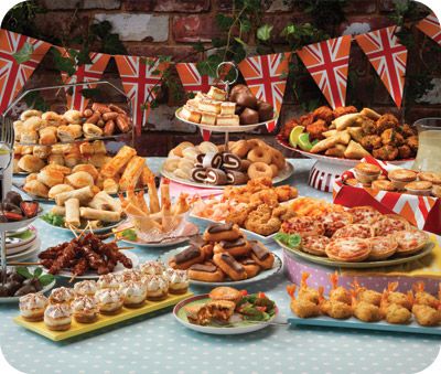 English Themed Party Food, British Buffet Food, English Party Food, British Themed Party Food, British Party Food, British Dinner Party, Traditional Wedding Food, Sherlock Birthday, British Dinner