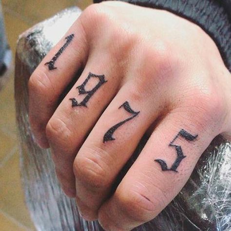 Men Finger Tattoos, Cross Tattoo Neck, Knuckles Tattoo, Fingers Tattoo, Tattoos For Dad Memorial, Tatuagem Masculina Pequena, Minimalist Tattoo Ideas, Finger Tattoo For Women, Finger Tats