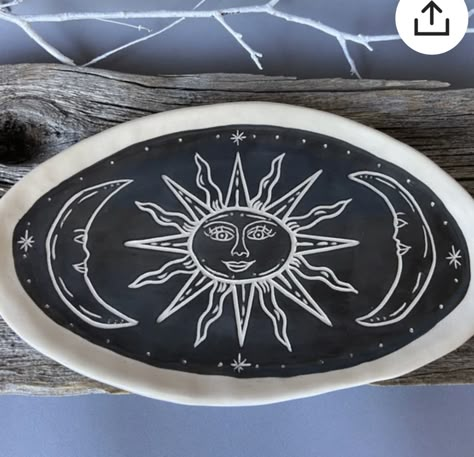 Sgraffito Pottery Pattern Ideas, Celestial Ceramics, Pottery Underglaze, Ceramica Ideas, Ceramic Sun, Diy Pottery Painting, Pottery Patterns, Pottery Inspo, Cerámica Ideas