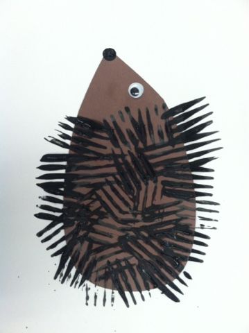 Porcupine Activities For Preschool, Porcupine Art Preschool, Nocturnal Animals Crafts For Preschoolers, Woodland Animals Kindergarten, Nocturnal Animal Art Preschool, Porcupine Preschool Craft, Forest Friends Crafts Preschool, Forest Animals Art For Toddlers, Skunk Art Preschool