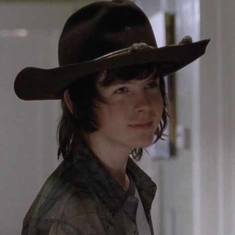 Carl grimes Carl Grimes Season 7, Carl The Walking Dead, The Walking Dead Tv, Chandler Riggs, Fear The Walking, Carl Grimes, That Smile, Andrew Lincoln, Rick Grimes