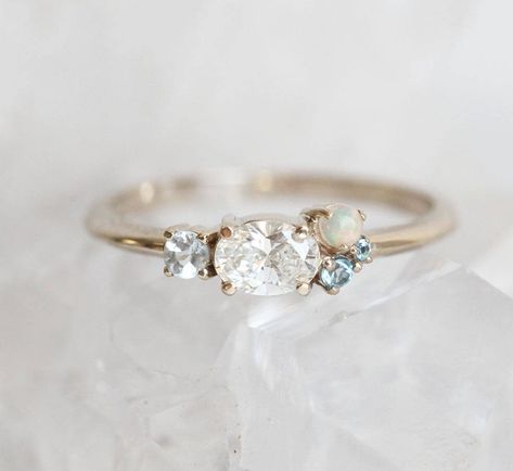 April Birthstone Ring, Oval Diamond Engagement, Diamond Cluster Engagement Ring, Oval Diamond Engagement Ring, Unique Diamond Rings, Ring Birthstone, Cluster Engagement Ring, Morganite Engagement Ring, Sapphire Diamond Ring