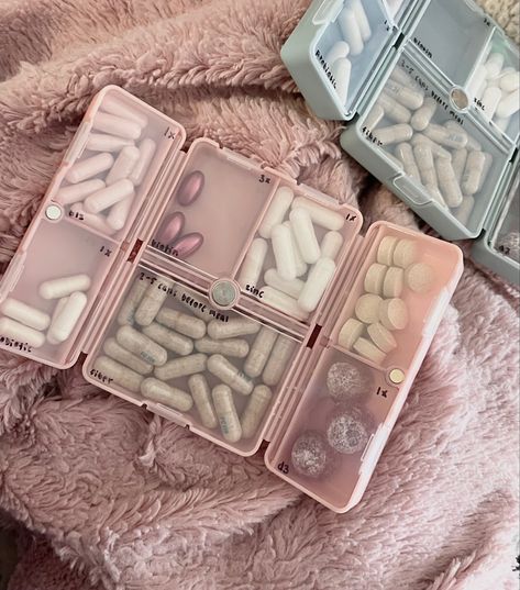 Pill Containers Aesthetic, Pill Box Aesthetic, Pill Bottles Aesthetic, Keyhole Lips, Pill Organizer Ideas, Things In My Bag, Iron Pills, H Pylori, Year Vision Board