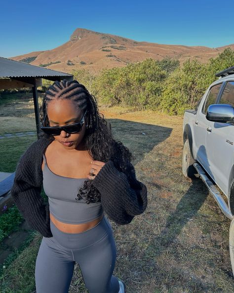 Gone hiking✌🏾 Hiking Outfit Black Women, Womens Hiking Outfits, Winter Hiking Outfit Women, Hiking Aesthetic Outfit, Tiktok Finds, Hiking Outfit Women, Hiking Aesthetic, Hiking Outfit Winter, Drawing Inspo