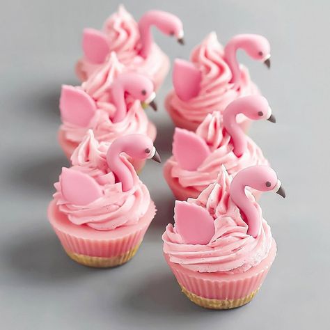 Flamingo Cakes, Strawberry Cups, Flamingo Birthday Cake, Flamingo Cup, Flamingo Cupcakes, Flamingo Cake, Fiesta Tropical, Creative Desserts, Yay Or Nay