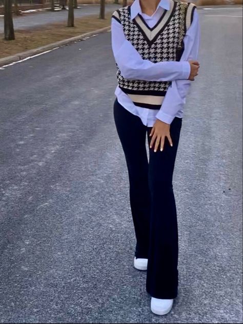 Sweater Vest And Flared Pants, Vision Board Goals, Stylish Work Outfits, Flare Leggings, Flared Pants, Business Casual Outfits, Work Outfits, Pants Outfit, Flare Pants