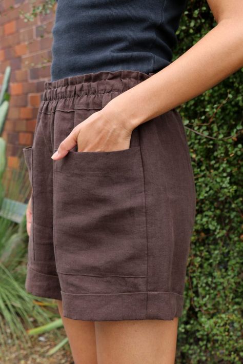 INTRODUCING THE SONIA SHORTS PATTERN - Sew Tessuti Blog Sew Pants Pattern, Sewing Shorts Pattern, Linen Clothes Patterns Free Sewing, Linen Clothes Patterns, Linen Shorts Pattern, Free Shorts Pattern, Free Shorts Sewing Pattern, Tessuti Patterns, Linen Sewing Patterns