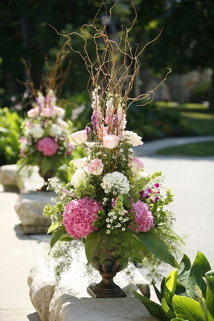 Outdoor wedding arrangements or same flowers could be used for an indoor arrangement. No curly willow on top! Arch Greenery, Greenery Bouquets, Urn Arrangements, Bouquets Ideas, Hydrangea Arrangements, Church Flowers, Arrangement Ideas, Wedding Arrangements, Deco Floral