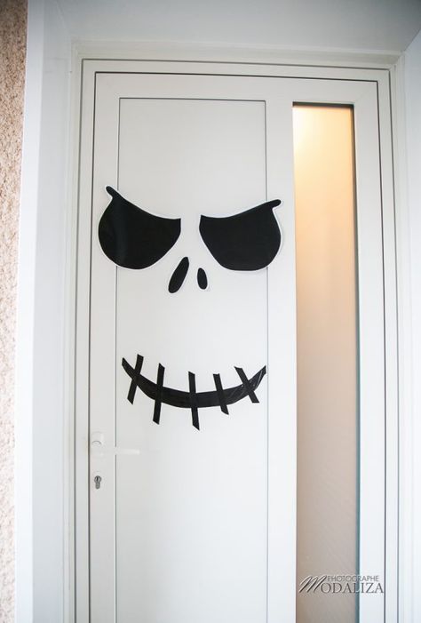 Halloween Party Kids Decoration, Office Door Halloween Decorations, Bricolage D'halloween, Deco Porte Halloween, Halloween Decorations Office, Ideas De Halloween, Entrada Halloween, Porta Halloween, Halloween Doors