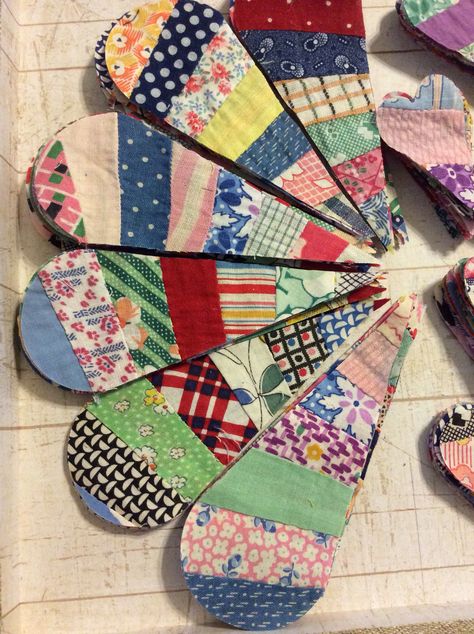 Isa Creative Musings: Vintage Quilt Pieces Repurposed...Kitchen Towels Repurpose Old Quilts, Repurposed Kitchen, Dresden Plate Quilts, Crumb Quilt, English Paper Piecing Quilts, Scrap Fabric Crafts, String Quilts, Quilted Ornaments, Towel Crafts