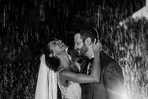 Wedding Pics In The Rain, Pouring Rain Wedding Photos, Rain At Wedding, Wedding Photography In The Rain, Rainy Elopement Photography, Wedding In The Rain Photo Ideas, Wedding Rain Pictures, Raining Wedding Photos, Rainy Wedding Photography