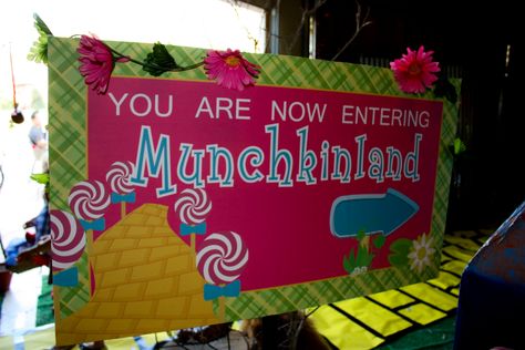 Munchkinland sign Munchkinland Decorations, The Wiz Musical, Wizard Of Oz Play, Wizard Oz, Munchkin Land, Wizard Of Oz Party, Wizard Of Oz Decor, Homecoming Themes, Kindergarten Themes