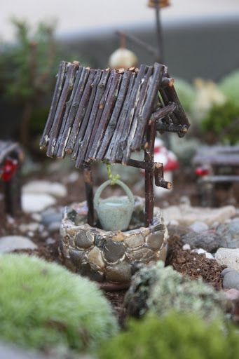 make a wishing well for the fairies, tutorial Fairy Well, Fairy Garden Design Ideas, Diy Fairy Garden, Fairy Folk, Fairy Garden Furniture, Mini Gardens, نباتات منزلية, Fairy Garden Designs, Miniature Gardens