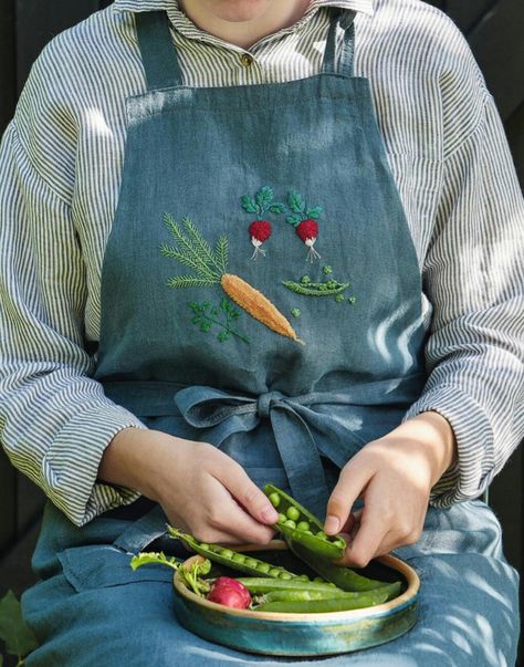 Cooking Apron For Women, Embroidery Aprons, Apron Vintage, Apron For Women, Women Embroidery, Embroidered Apron, Apron Designs, Womens Aprons, Cooking Apron