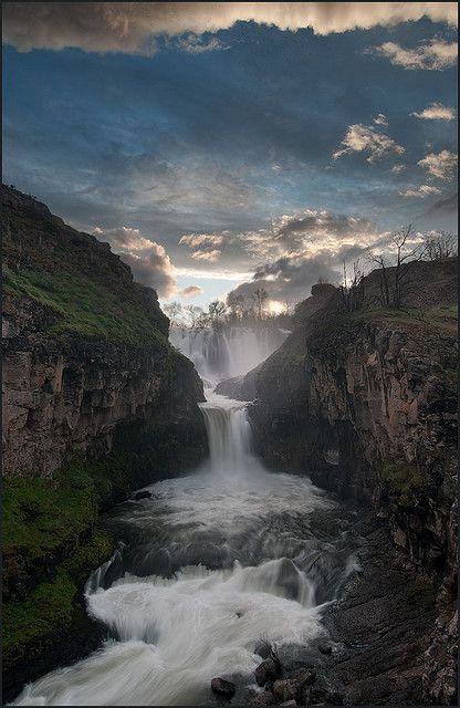 White River Falls, Oregon, USA, photo by Victor Von Saiza. Beautiful Oregon, Travel Oregon, Falling Water, Chasing Waterfalls, River Falls, White River, Oregon Washington, Water Falls, Oregon Travel