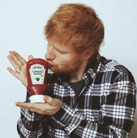 Ed Sheeran Memes, Ed Sheeran Facts, Ed Sheeran Love, Spicy Memes, Heinz Ketchup, Tv Ads, Ed Sheeran, Really Funny Pictures, Pop Star