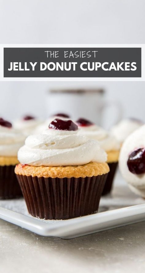 Mini Chocolate Chip Cupcakes, Jelly Donut, Donut Cupcakes, Fluffy Cupcakes, Jelly Doughnuts, Chocolate Chip Cupcakes, Easy Cupcake Recipes, Superfood Recipes, Easy Cupcakes