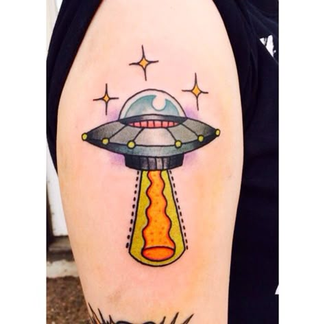 UFO by apprentice Randy Conner at Amilion Tattoo in Austin,TX 4/10/15 Traditional Tattoo Ufo, Alien Spaceship Tattoo, Spaceship Tattoo, Ufo Tattoo, Hippie Tattoo, Retro Tattoos, Traditional Tattoo Sleeve, Alien Tattoo, Alien Spaceship