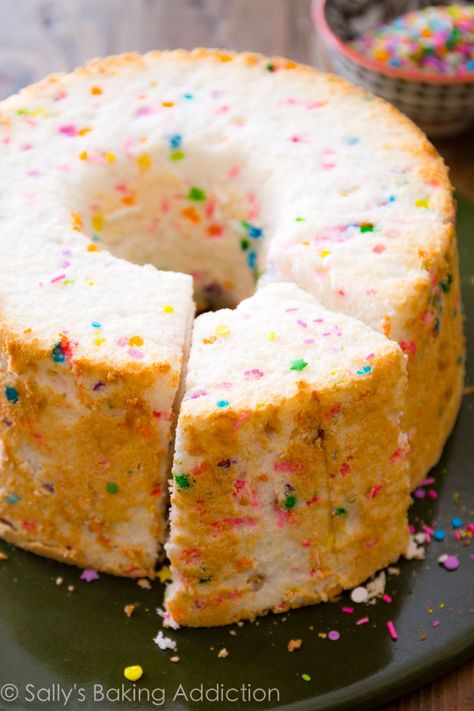 Rainbow sprinkles, crunchy hazelnuts, and smooth chocolate ganache makes this fluffy angel food cake a huge party! Sallys Baking, All Things, Sally's Baking, Angel Cake, Köstliche Desserts, Angel Food Cake, Rainbow Sprinkles, Food Cake, Angel Food