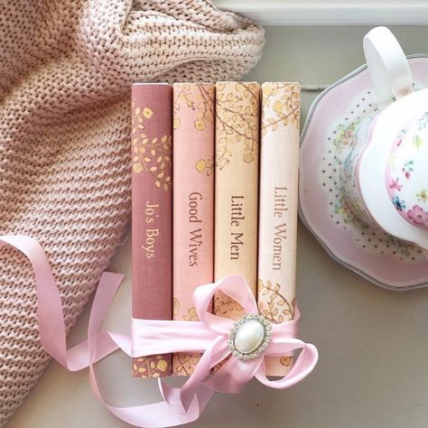 Books With Pretty Covers, Pink Book Cover, Romantic Academia Aesthetic, Pink Academia, Pink Book, Diary Book, Pocket Books, Pink Books, Little Women