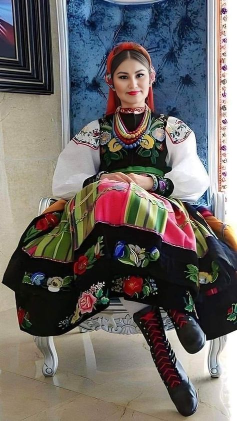 Poland Costume, Polish Traditional Costume, Polish Embroidery, Polish Dress, Polish Clothing, Polish Traditions, European Outfit, National Clothes, Folk Clothing