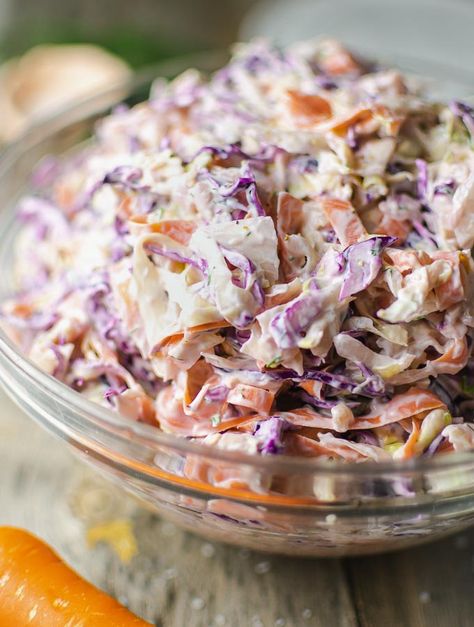 This refreshing and garlicky Greek Yogurt Coleslaw is rich in probiotics and healthy fats. It beats classic mayo Coleslaw by far! Cole Slaw Recipe No Mayo, Dressing With Yogurt, Greek Yogurt Coleslaw, Yogurt Coleslaw, Coleslaw Keto, Greek Cabbage, Vinegar Coleslaw, Make Greek Yogurt, Coleslaw Salad