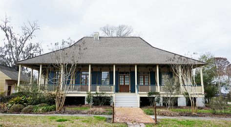 Cajun Cottage, Louisiana Architecture, Low Country Homes, Creole Cottage, Louisiana Homes, Antebellum Homes, Louisiana Purchase, River Road, Country Homes