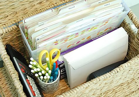 Office in a Box Office Organization Hacks, Office Supply Storage, Diy Organizer, Portable Office, Creative Organization, Mobile Office, Organisation Hacks, Office Supply Organization, Organize My Life