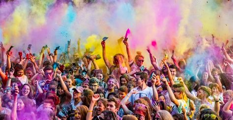 Music and colors The Color Run, Happy Holi Wishes, Holi Party, Holi Images, Holi Wishes, Holi Colors, Holi Celebration, Hindu Festivals, Holi Festival