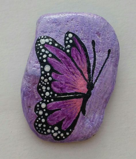 Rock Painting Patterns Rock Painting Ideas Purple, Butterfly Rocks, Minion Painting, Painting Snowflakes, Turtle Painted Rocks, Painted Rock Animals, Rocks Painted, Stone Art Painting, Painted Rocks Kids