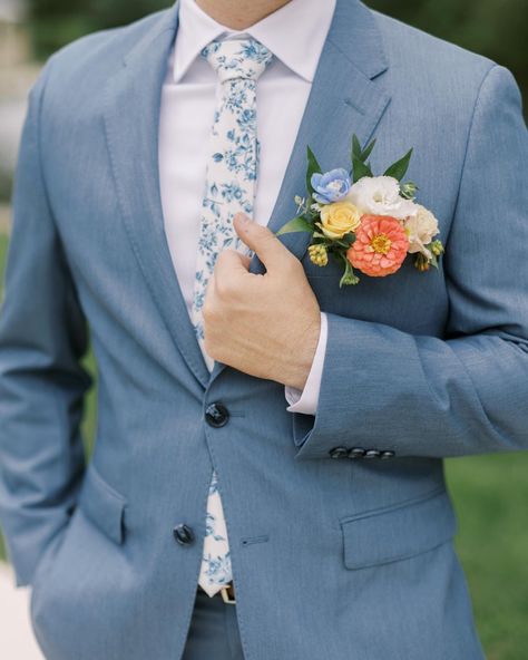 Still technically summer, and we're still dressing like it. These looks are too good not to... at least until next week.⁠ Men’s Floral Wedding Outfit, Garden Party Groom Suit, Wedding Suit Colors For Men, Pastel Wedding Groom Suit, Wedding Tux Colors, Boutineer Ideas Wildflower, Dark Blue Suit With Light Blue Tie, Spring Wedding Groom Suit, Men’s Blue Wedding Suit