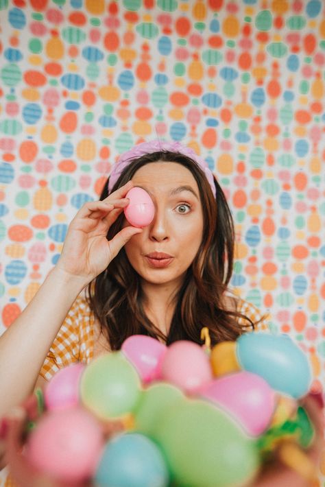 Easter Themed Photoshoot, Easter Photoshoot Ideas Women, April Photoshoot Ideas, Easter Fashion Editorial, March Photoshoot Ideas, Easter Photoshoot Ideas Family, Easter Pictures For Teenagers, Easter Basket Photography, Creative Portrait Photoshoot Ideas