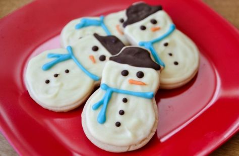 Starbucks Copycat Recipes: The Holiday Menu You Love - Forkly Peppermint Brownie Cake Pops, Snowman Cookies Recipe, Starbucks Copycat Recipes, Brownie Cake Pops, Starbucks Cookies, Starbucks Holiday Drinks, Snowman Cookie, Starbucks Caramel, Peppermint Brownies