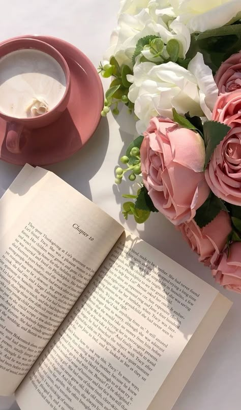 Abc Photography, Boring Pics, Reading Wallpaper, Iphone Wallpaper Quotes Inspirational, Frühling Wallpaper, Books And Flowers, Book Photography Instagram, Wedding Card Frames, Wallpaper Notebook